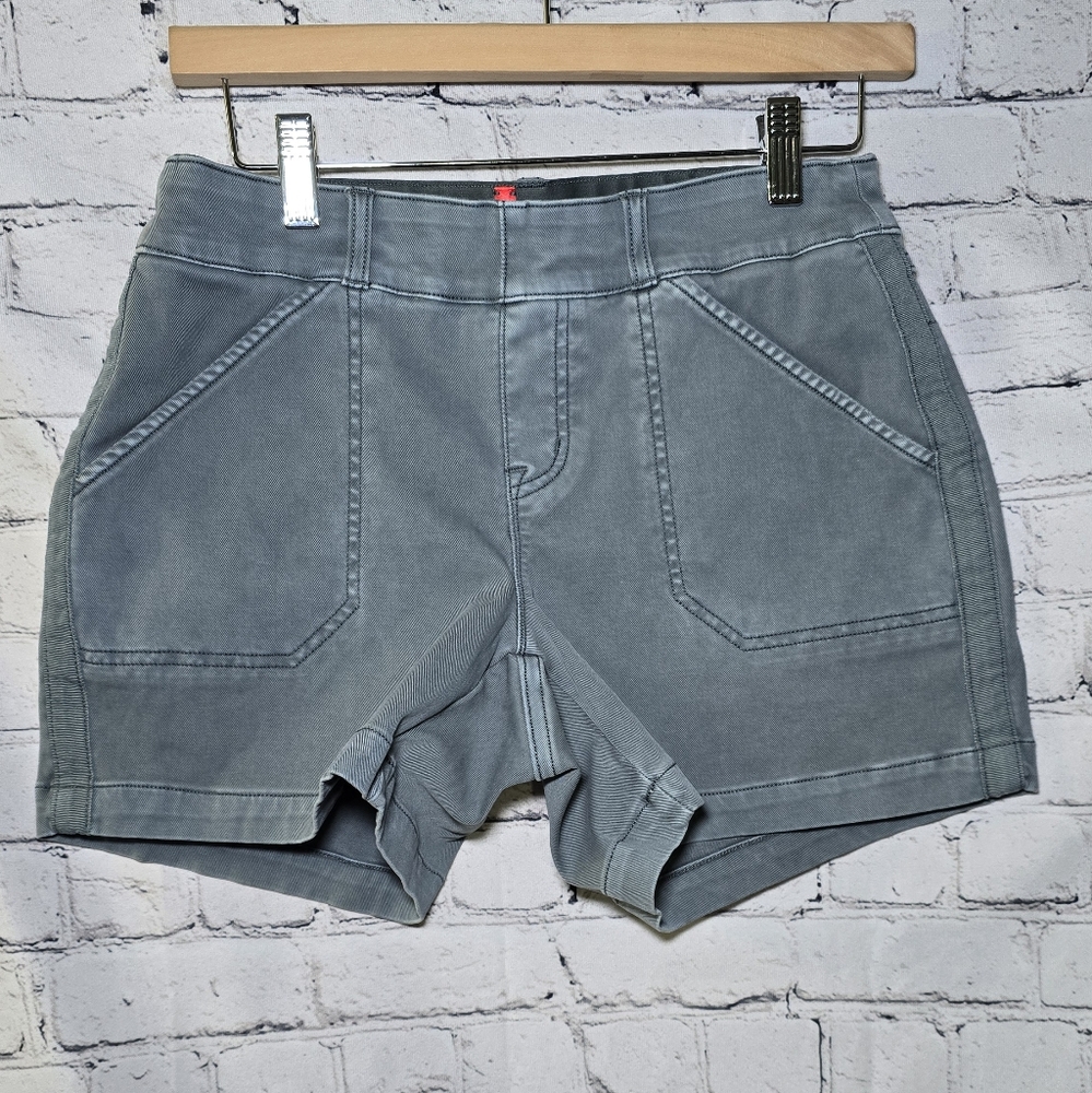 Spanx Twill Gray Shorys Size Small‎